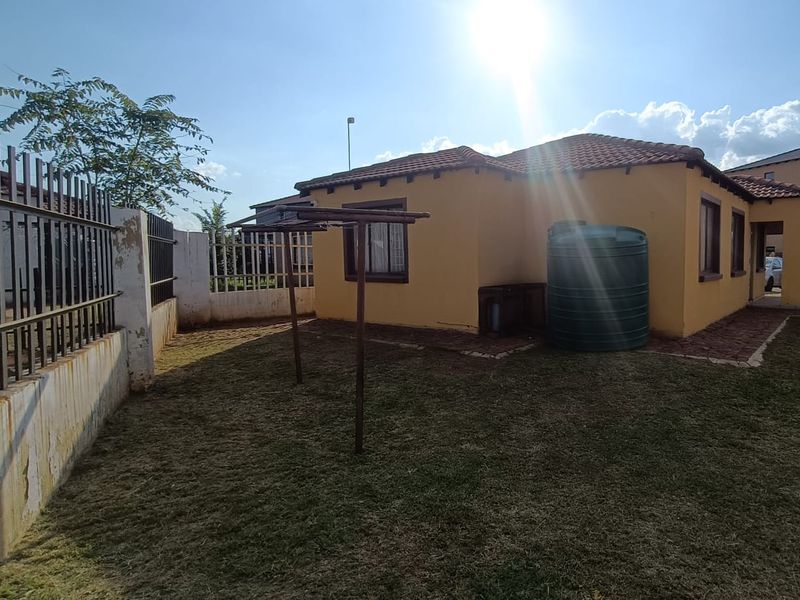 Smart Investment Opportunity – 4 Bedroom Home with Extras! - Photo 9