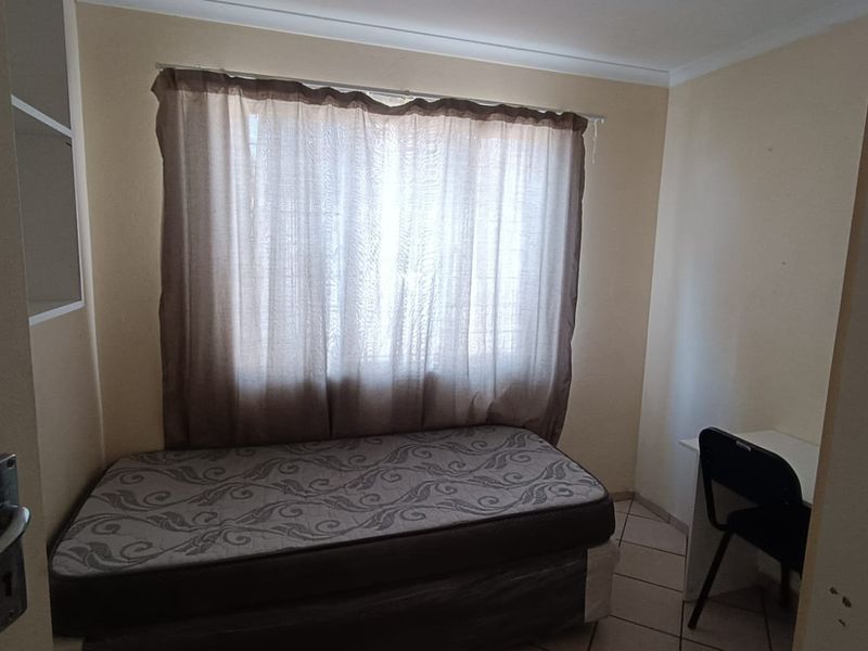 Smart Investment Opportunity – 4 Bedroom Home with Extras! - Photo 7