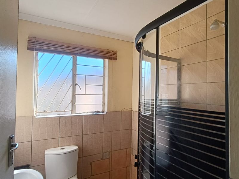 Smart Investment Opportunity – 4 Bedroom Home with Extras! - Photo 8