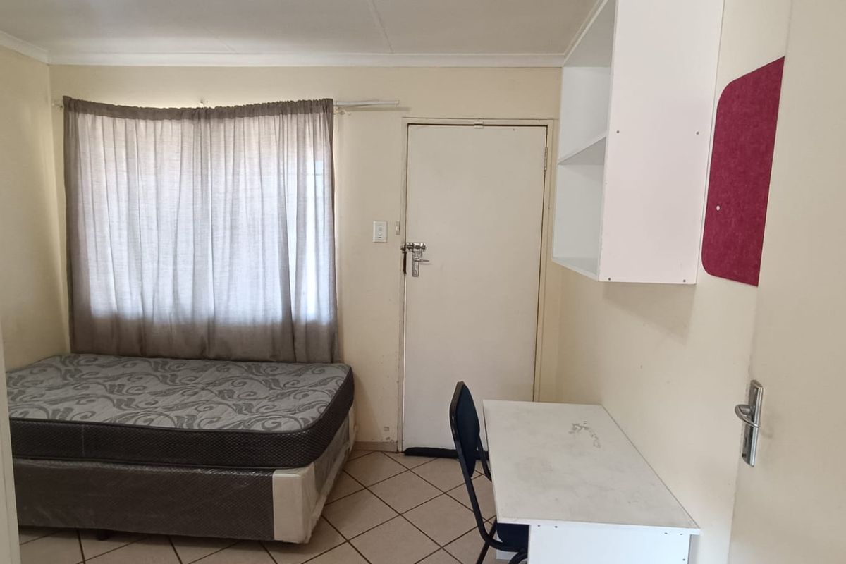 Smart Investment Opportunity – 4 Bedroom Home with Extras! - Photo 5