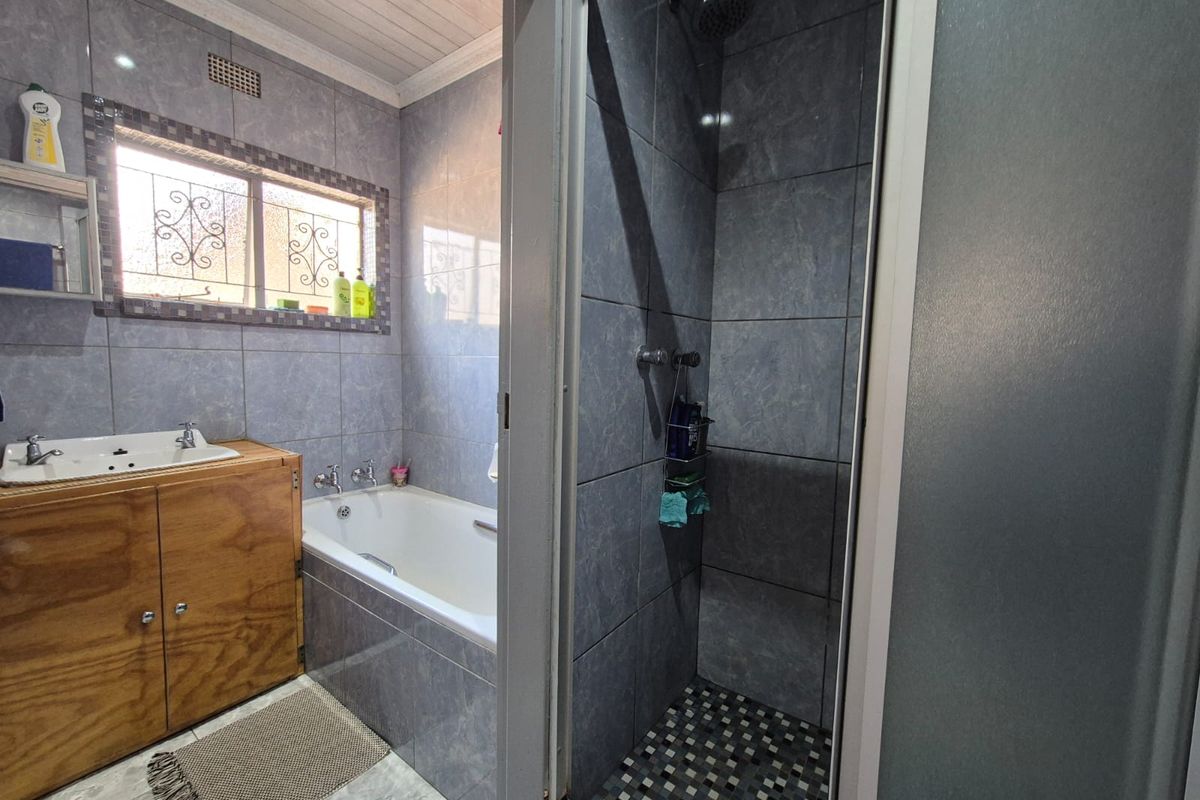 !EXCELLENT INVESTMENT OPPORTUNITY! - Photo 2