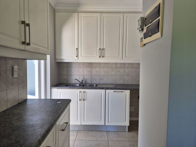 4 Bedroom Freestanding Home to Rent in Beverley Hills Estate - Photo 10