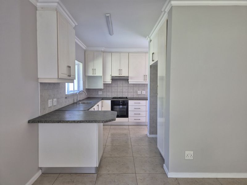 4 Bedroom Freestanding Home to Rent in Beverley Hills Estate - Photo 8