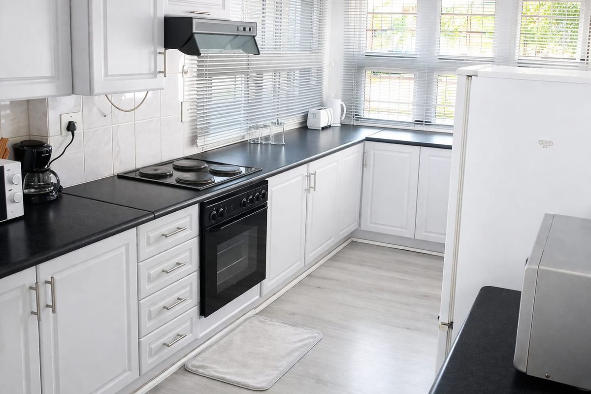 Fully Furnished 3-Bedroom Townhouse to Rent in Secure Complex – Green Area - Photo 4