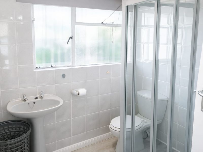 Fully Furnished 3-Bedroom Townhouse to Rent in Secure Complex – Green Area - Photo 9