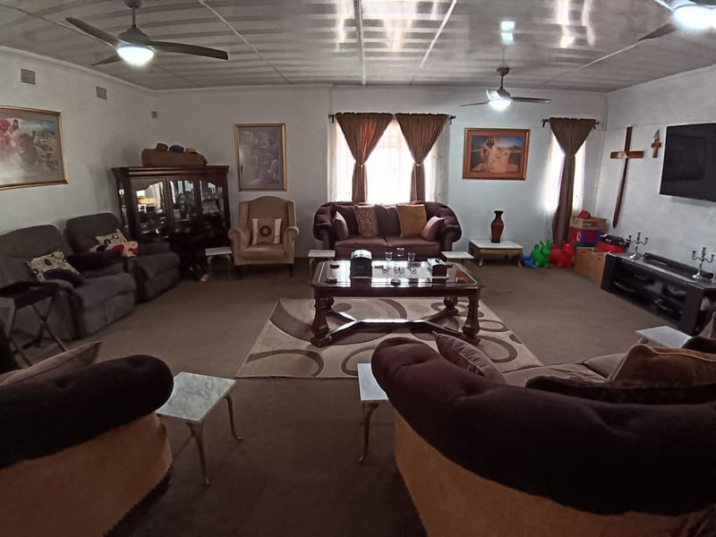 Stunning 4- Bedroom Home with Modern Finishes & Income -Generating - Photo 9