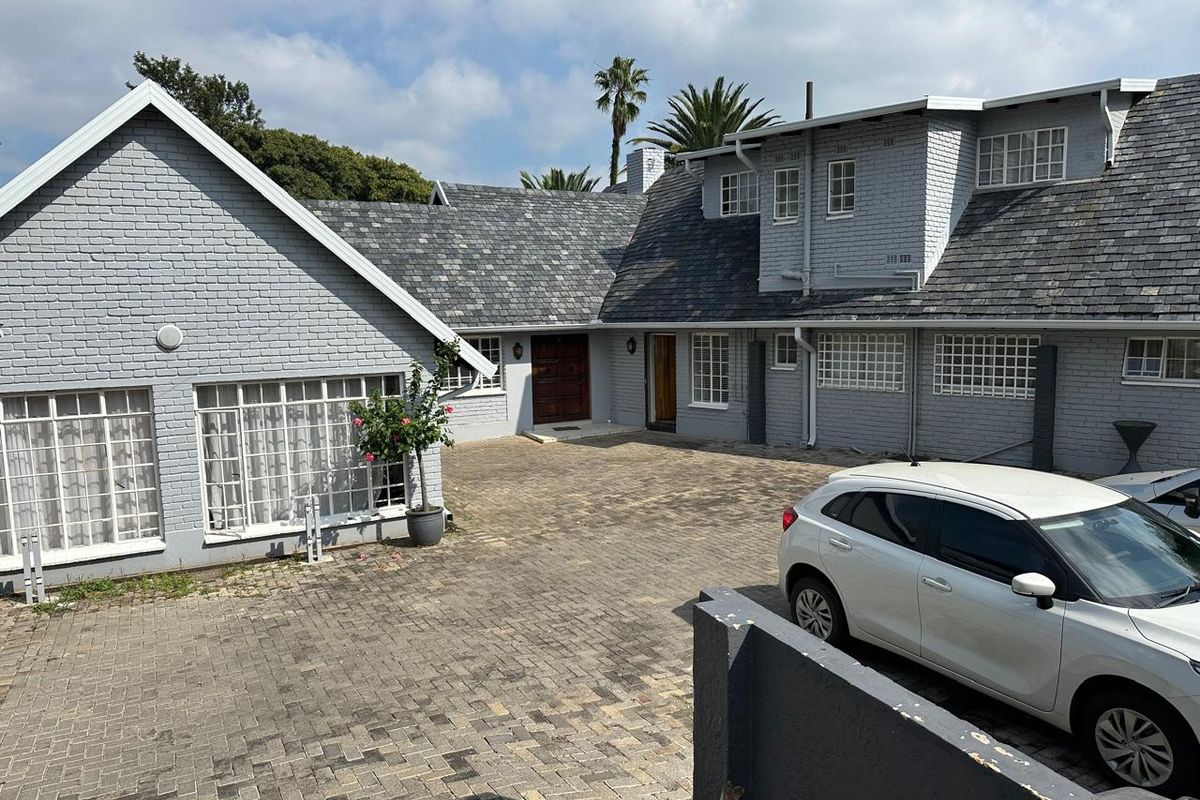 Versatile Investment or Spacious Family Living – Bramley Park - Photo 2