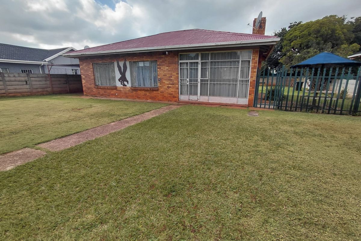 Charming Family Home with Flatlet for Sale in Casseldale, Springs!!! - Photo 2