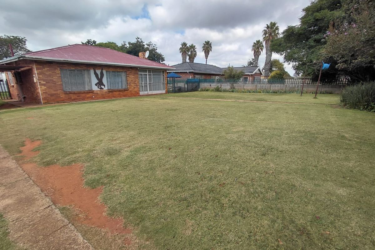 Charming Family Home with Flatlet for Sale in Casseldale, Springs!!! - Photo 3