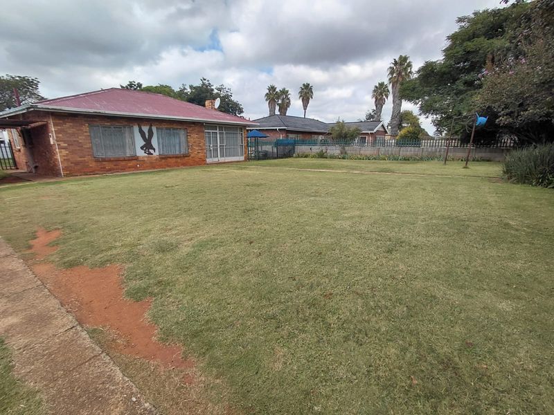 Charming Family Home with Flatlet for Sale in Casseldale, Springs!!! - Photo 3