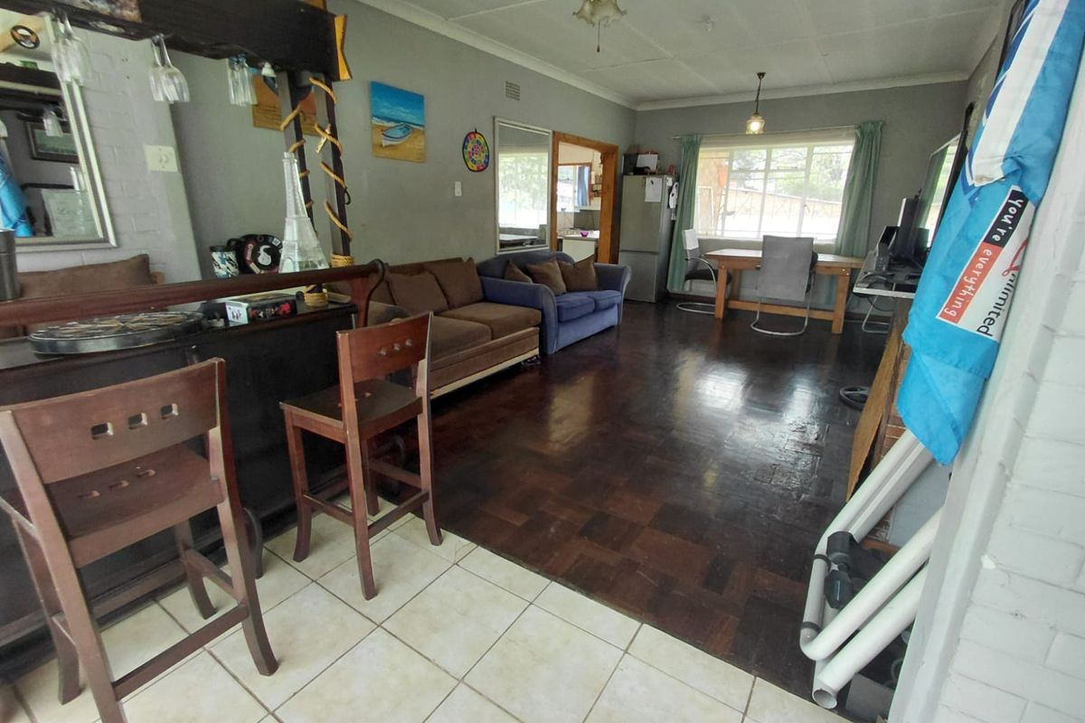 Charming Family Home with Flatlet for Sale in Casseldale, Springs!!! - Photo 5