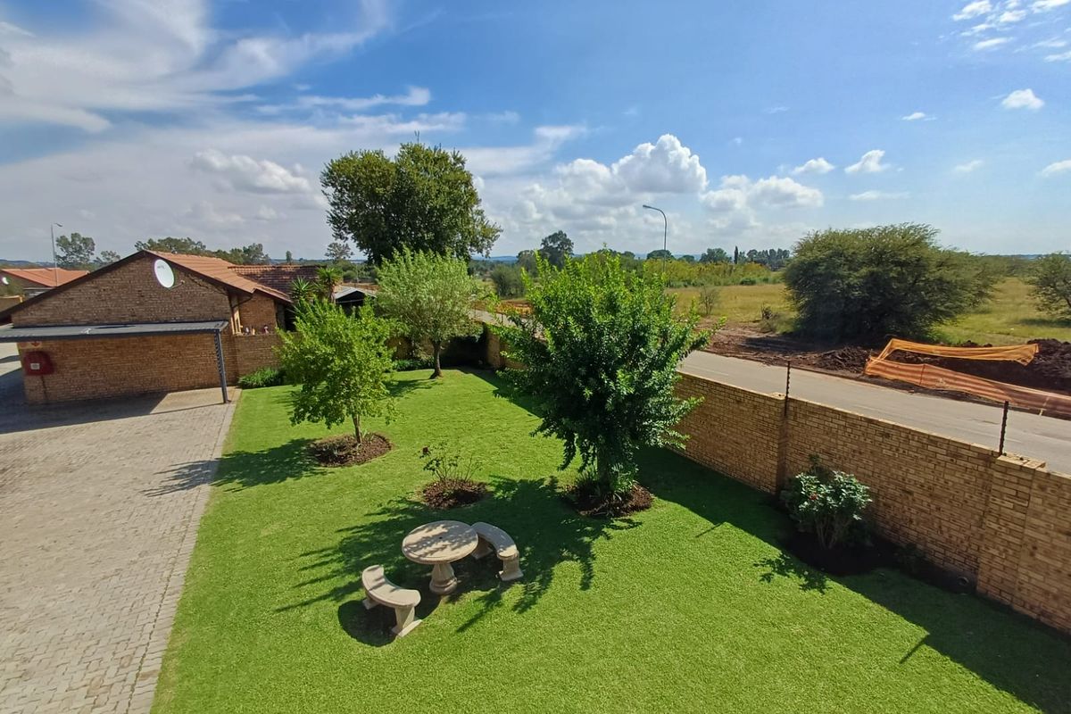 Perfect Investment Buy In Riversdal!!!!! - Photo 2