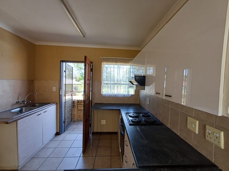 Perfect Investment Buy In Riversdal!!!!! - Photo 3