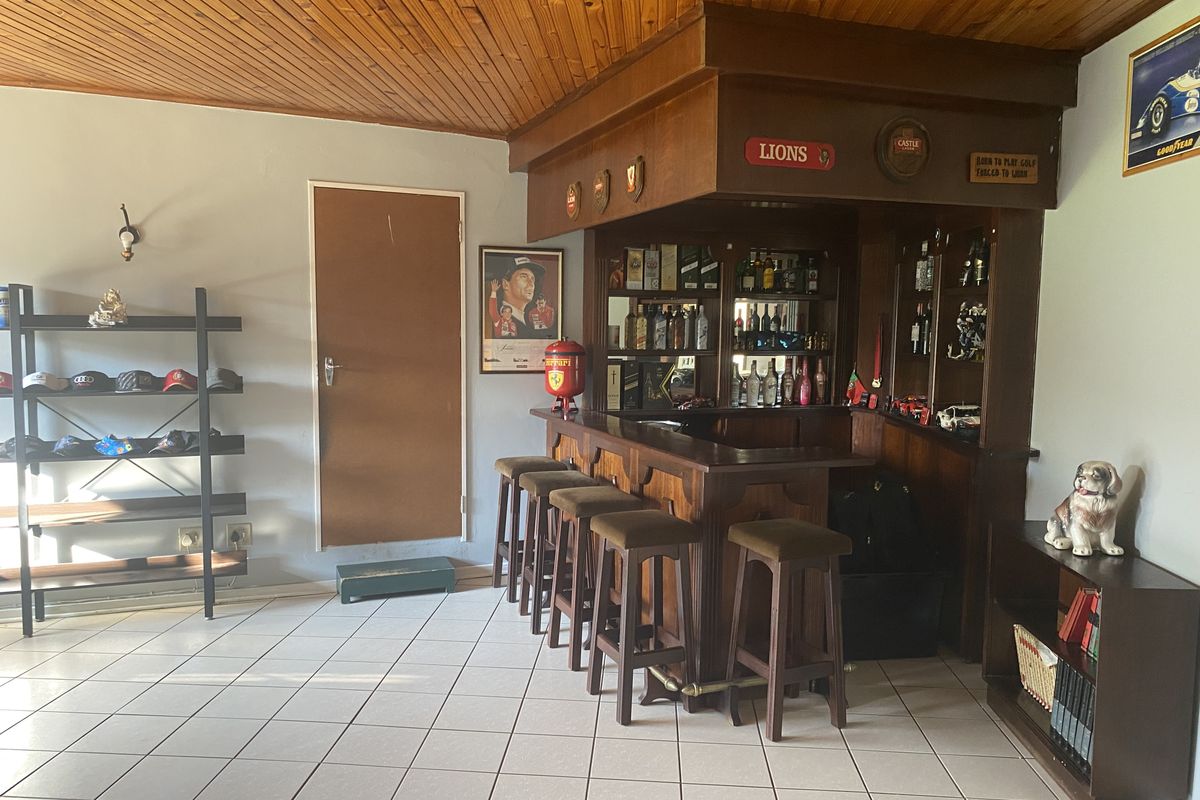 4 Bedroom House with Flat in Atlasville - Photo 3