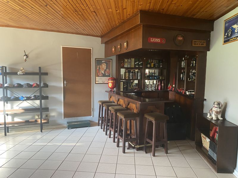 4 Bedroom House with Flat in Atlasville - Photo 3