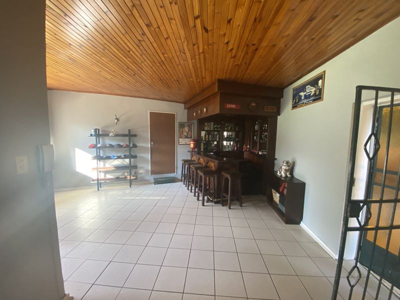 4 Bedroom House with Flat in Atlasville - Photo 10