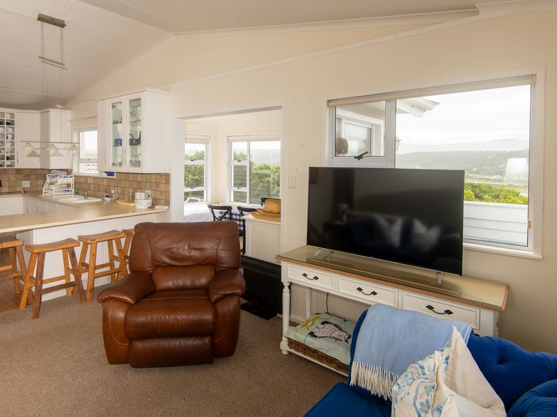 Exceptional Investment & Lifestyle Opportunity with Unmatched Views - Photo 3