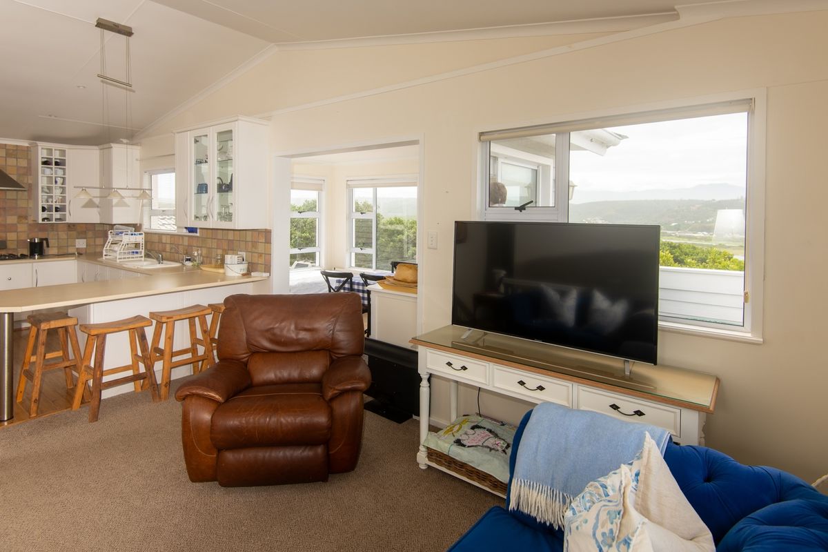 Exceptional Investment & Lifestyle Opportunity with Unmatched Views - Photo 3