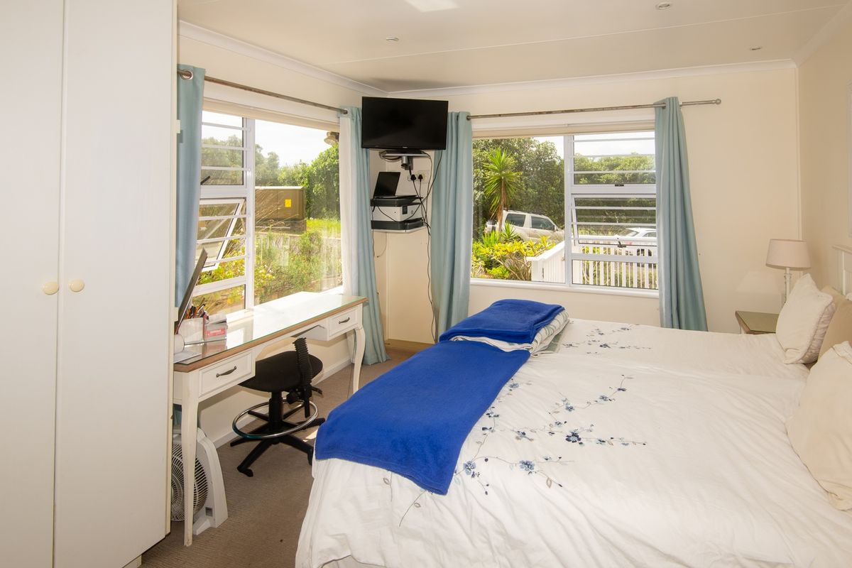 Exceptional Investment & Lifestyle Opportunity with Unmatched Views - Photo 3