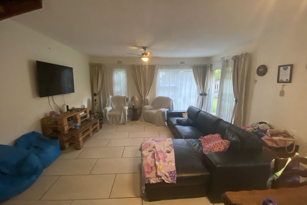 3 Bedroom Townhouse in Farrarmere - Photo 3