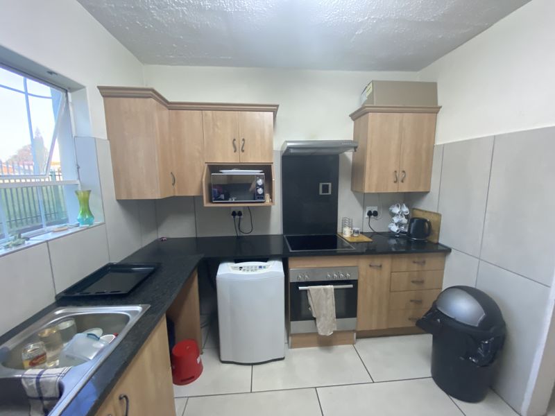 3 Bedroom Townhouse in Farrarmere - Photo 5