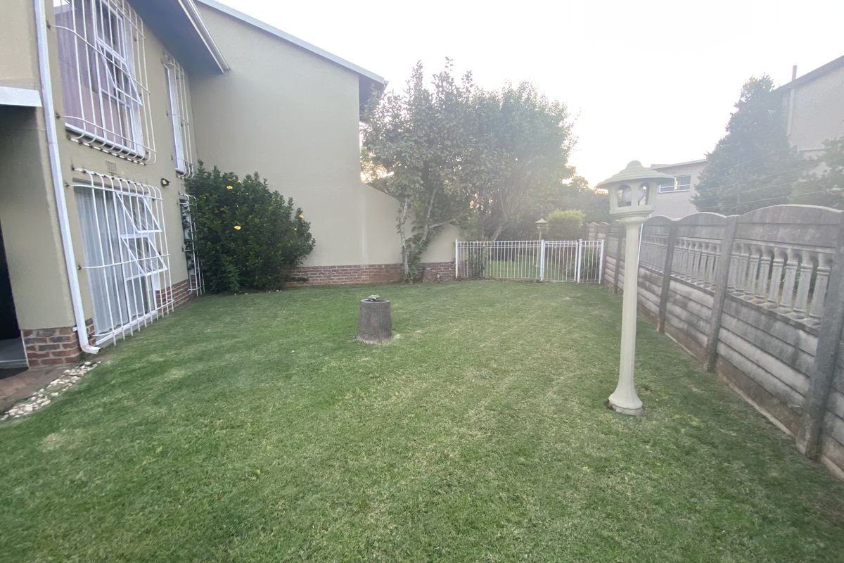 3 Bedroom Townhouse in Farrarmere - Photo 2