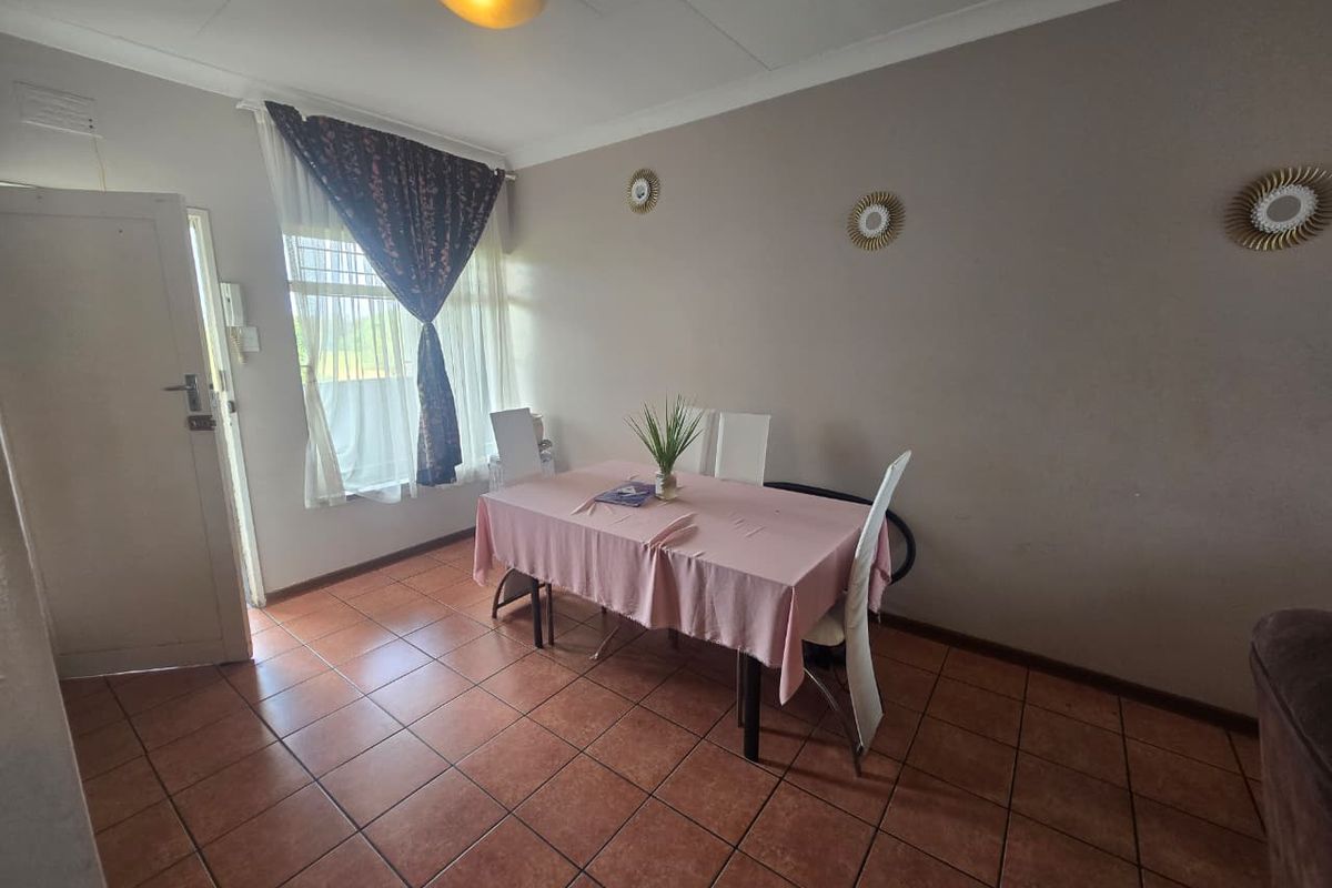 Charming, Spacious First-Floor Flat in Three Rivers Proper with River Views. - Photo 5