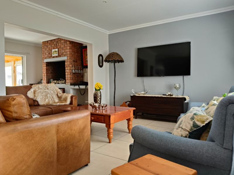 Modern Family Home with Excellent Features - Photo 9