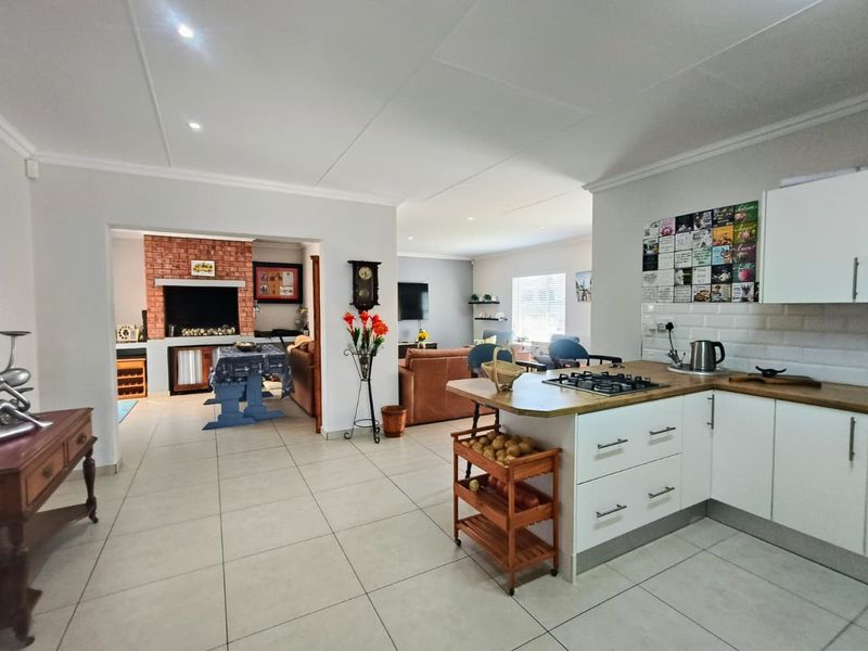 Modern Family Home with Excellent Features - Photo 10