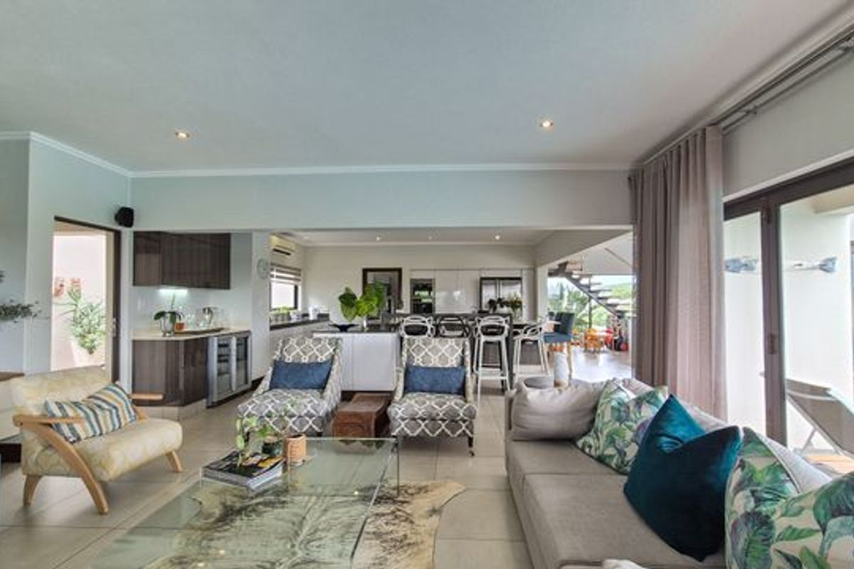 Luxurious 5-Bedroom Home in Simbithi Eco Estate, Ballito - Photo 2