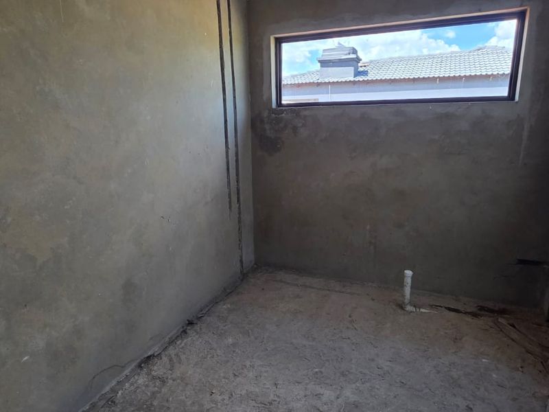 Comfort & Style Perfectly Blended in Secure Estate Living - Photo 10