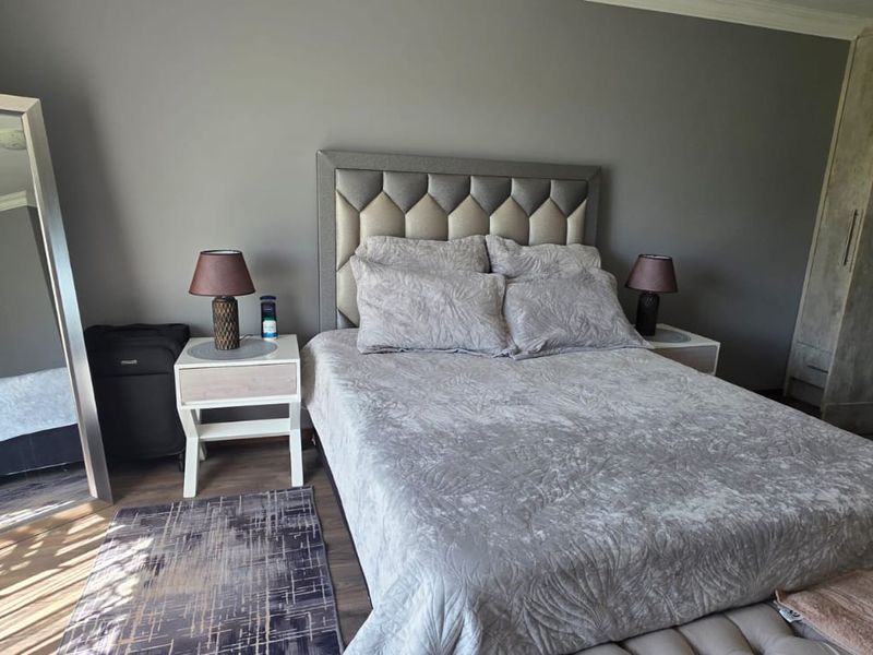 Comfort & Style Perfectly Blended in Secure Estate Living - Photo 9