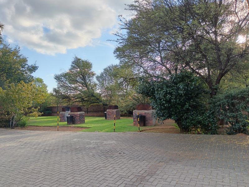 1 bedroom Apartment in Willows - Photo 9