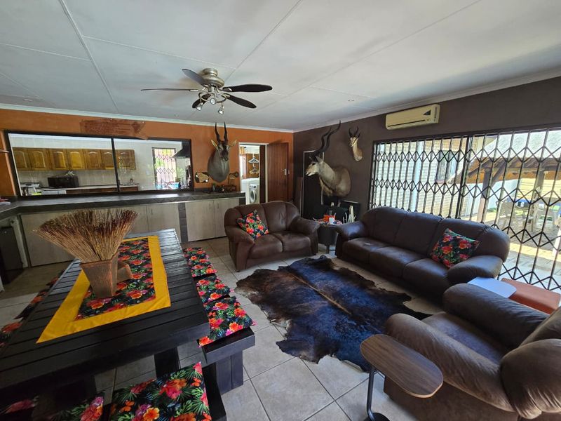 Stunning, Immaculate Family Home – Move-In Ready in Three Rivers East! - Photo 10