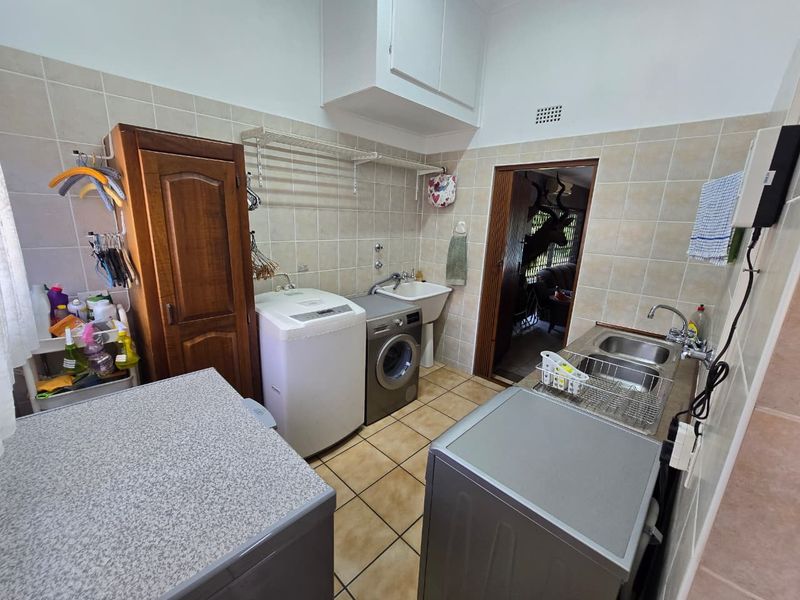 Stunning, Immaculate Family Home – Move-In Ready in Three Rivers East! - Photo 7