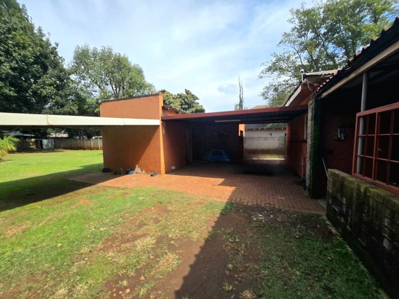 Discover the potential of this spacious property in Three Rivers. - Photo 6