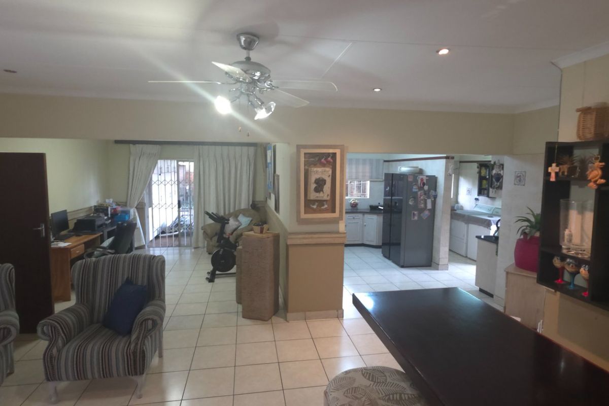 3 Bed 3 Bath Family Home on Offer! - Photo 3