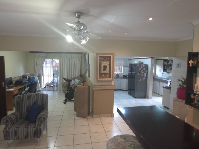 3 Bed 3 Bath Family Home on Offer! - Photo 3