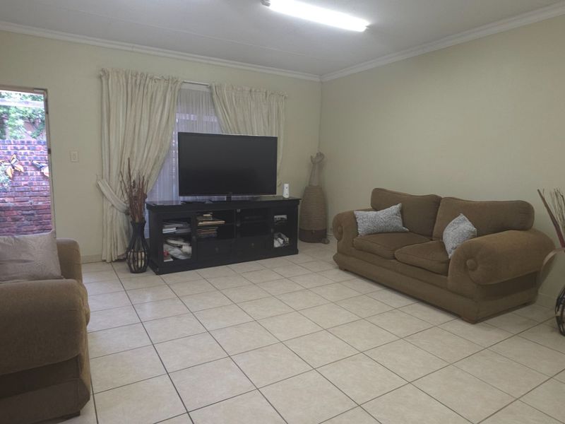 3 Bed 3 Bath Family Home on Offer! - Photo 2