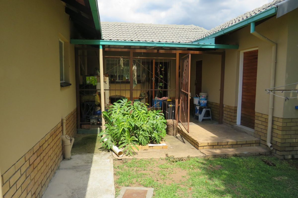 BEAUTIFUL 4 BEDROOM FAMILY HOME LOOKING FOR A NEW OWNER! - Photo 5