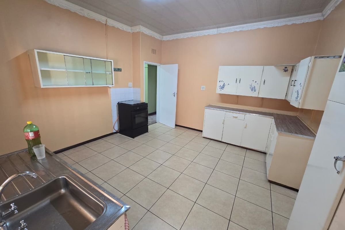 Charming & Well-Maintained Family Home in Three Rivers. - Photo 5