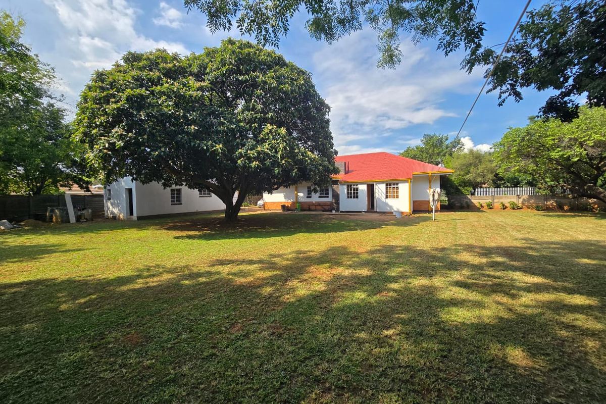 Charming & Well-Maintained Family Home in Three Rivers. - Photo 2