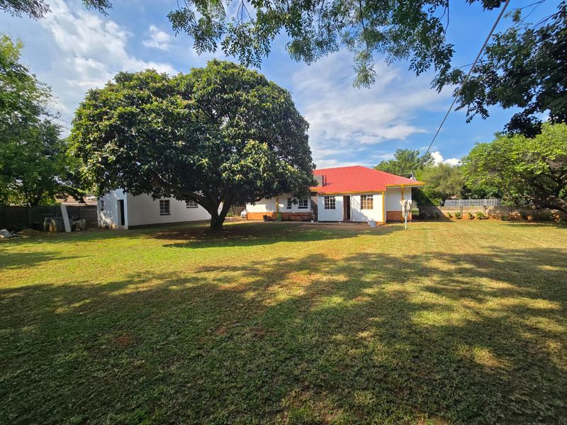 Charming & Well-Maintained Family Home in Three Rivers. - Photo 2