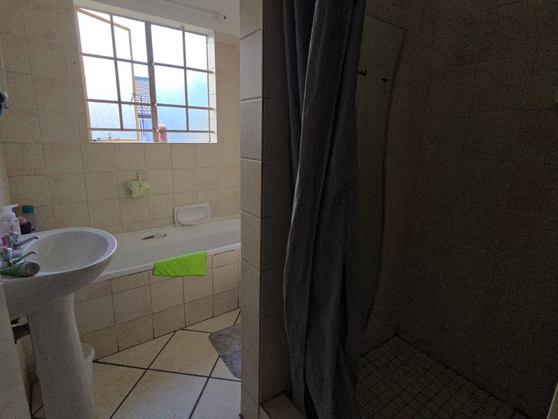 Beautiful 2 Bedroom Home on offer! - Photo 9