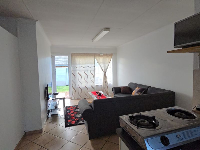 Beautiful 2 Bedroom Home on offer! - Photo 5