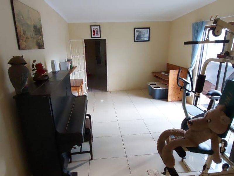 This property combines comfort with the beauty of nature . - Photo 9