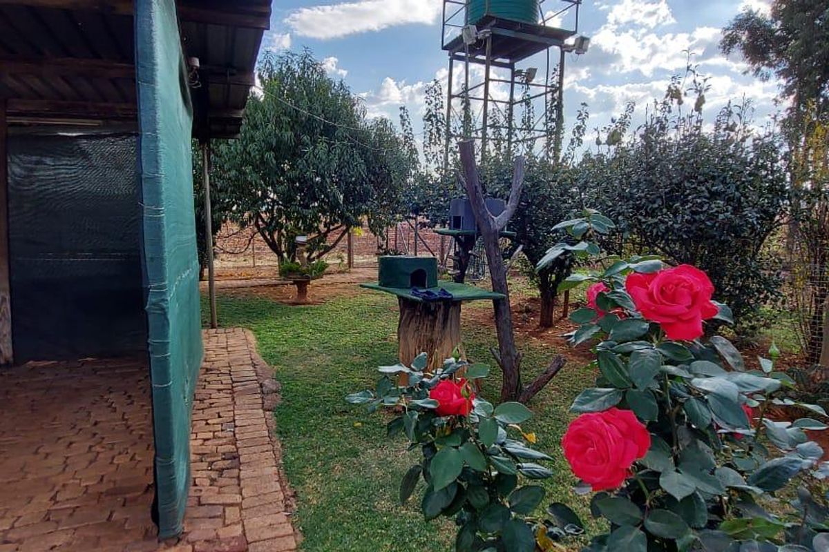 This property combines comfort with the beauty of nature . - Photo 4