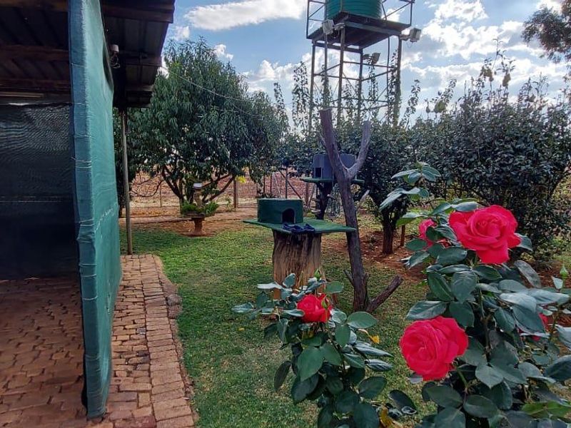 This property combines comfort with the beauty of nature . - Photo 4