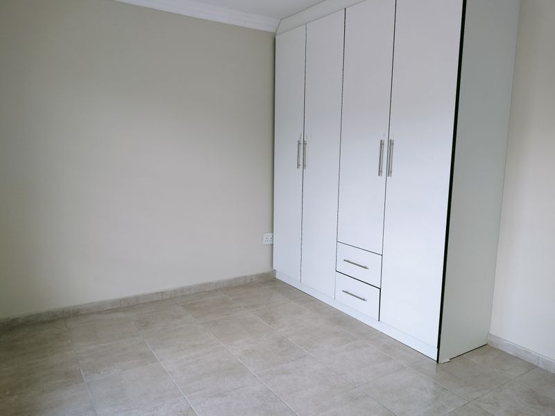 Stunning Newly Renovated Hidden Gem in Tasbet Park - Photo 8