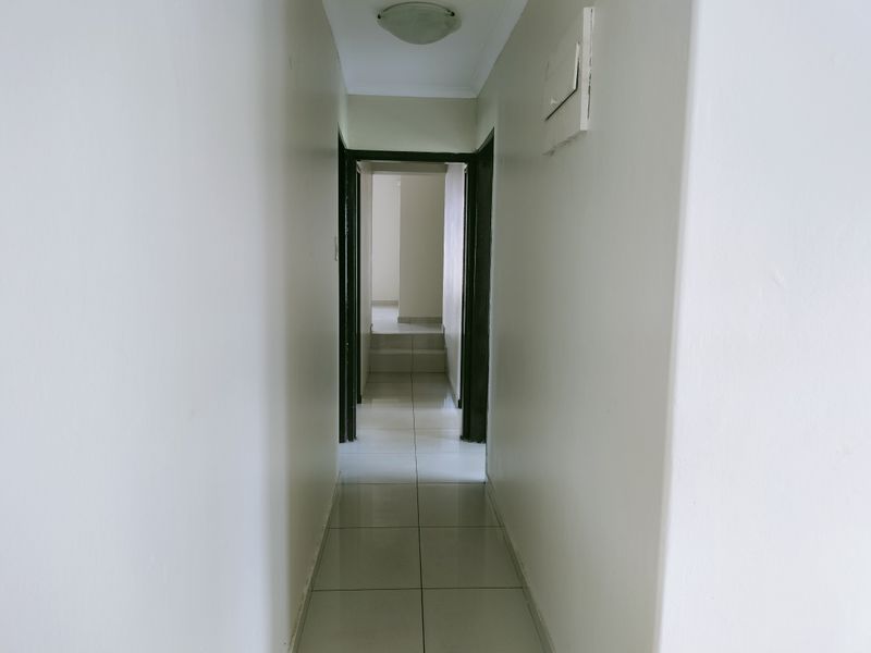 Stunning Newly Renovated Hidden Gem in Tasbet Park - Photo 4